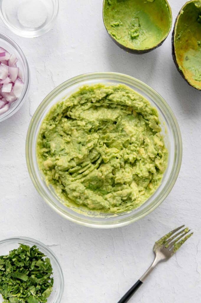 Copycat Chipotle guacamole made from home.