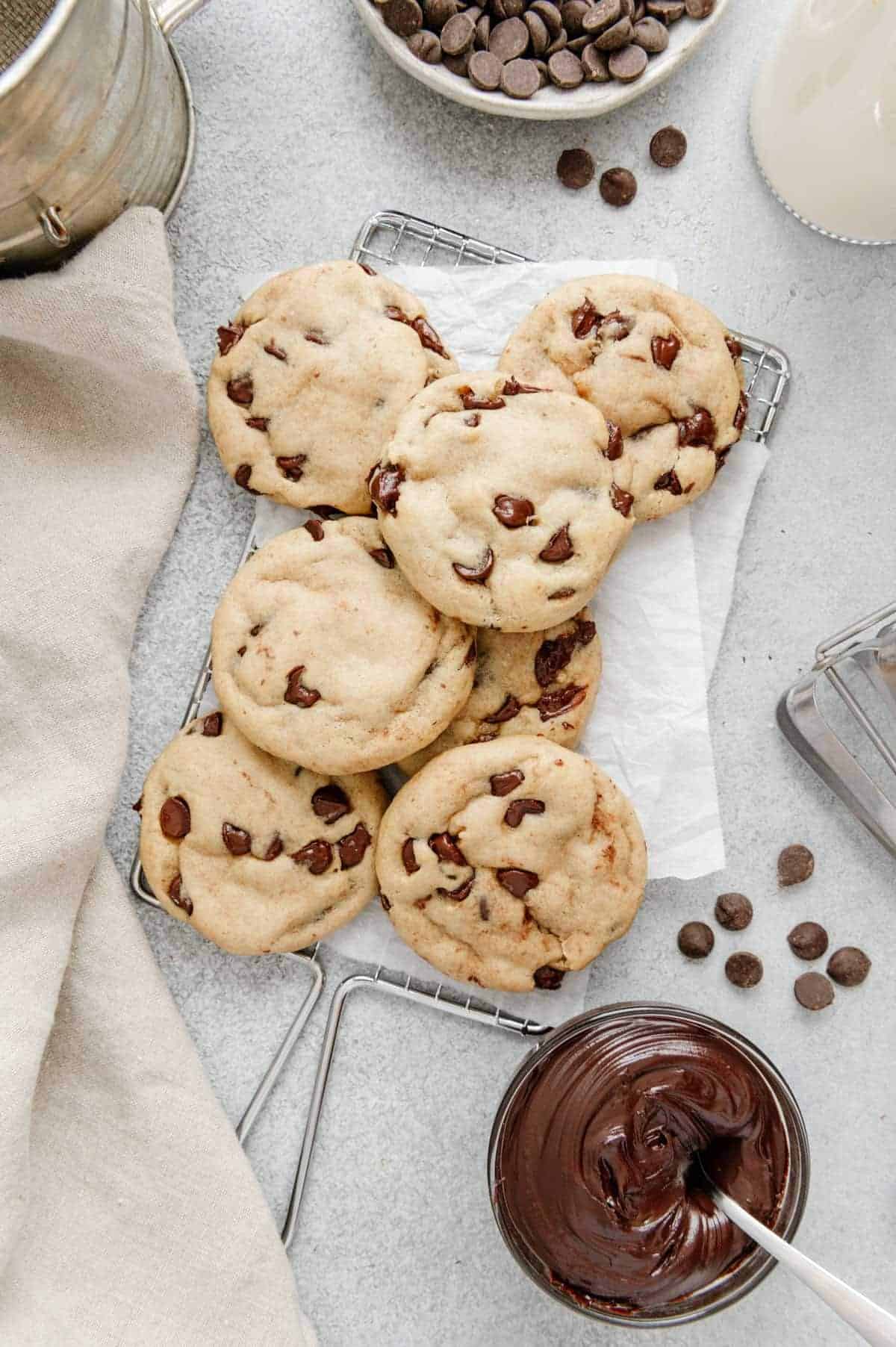 Nutella cookies on a serving tray.