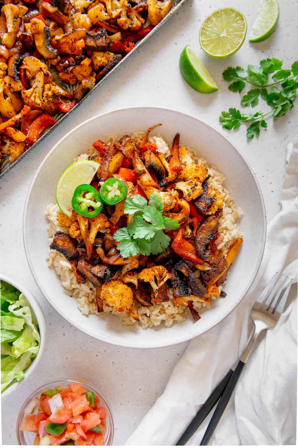 https://bestservedvegan.com/wp-content/uploads/2023/01/Vegan-Fajita-Bowl-12.jpg